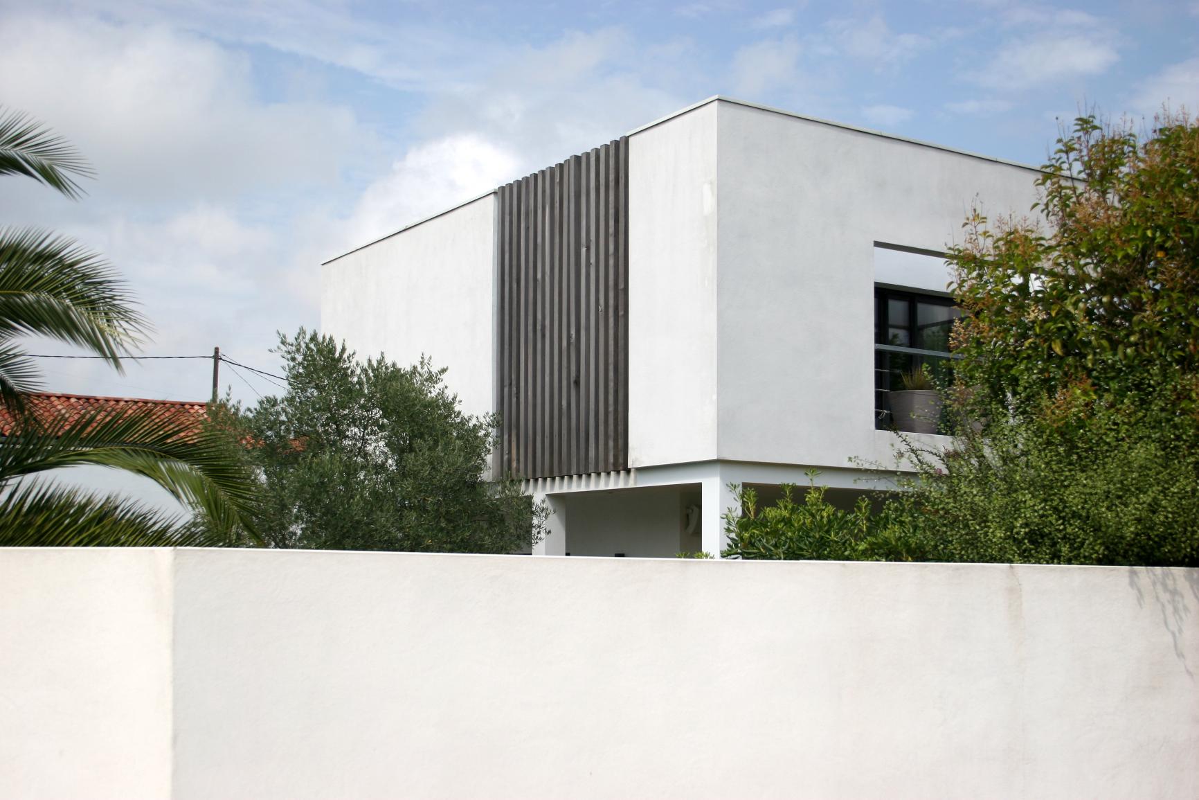 Réhabilitation extension et surélévation d’une maison individuelle à Anglet